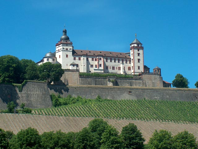 Замок Мариенберг